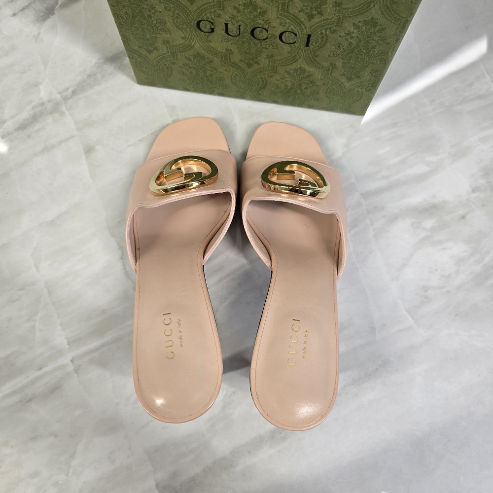 Gucci Blondie Blush Slide Sandals with Gold Logo - Picture 5 of 12